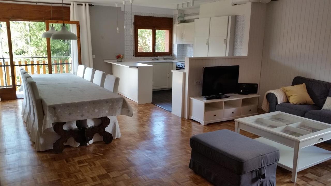 Amplio Apartamento Con Piscina En Llivia Exteriör bild