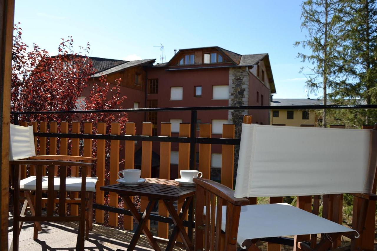 Amplio Apartamento Con Piscina En Llivia Exteriör bild